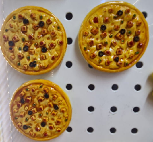 Fridge magnet pizza style