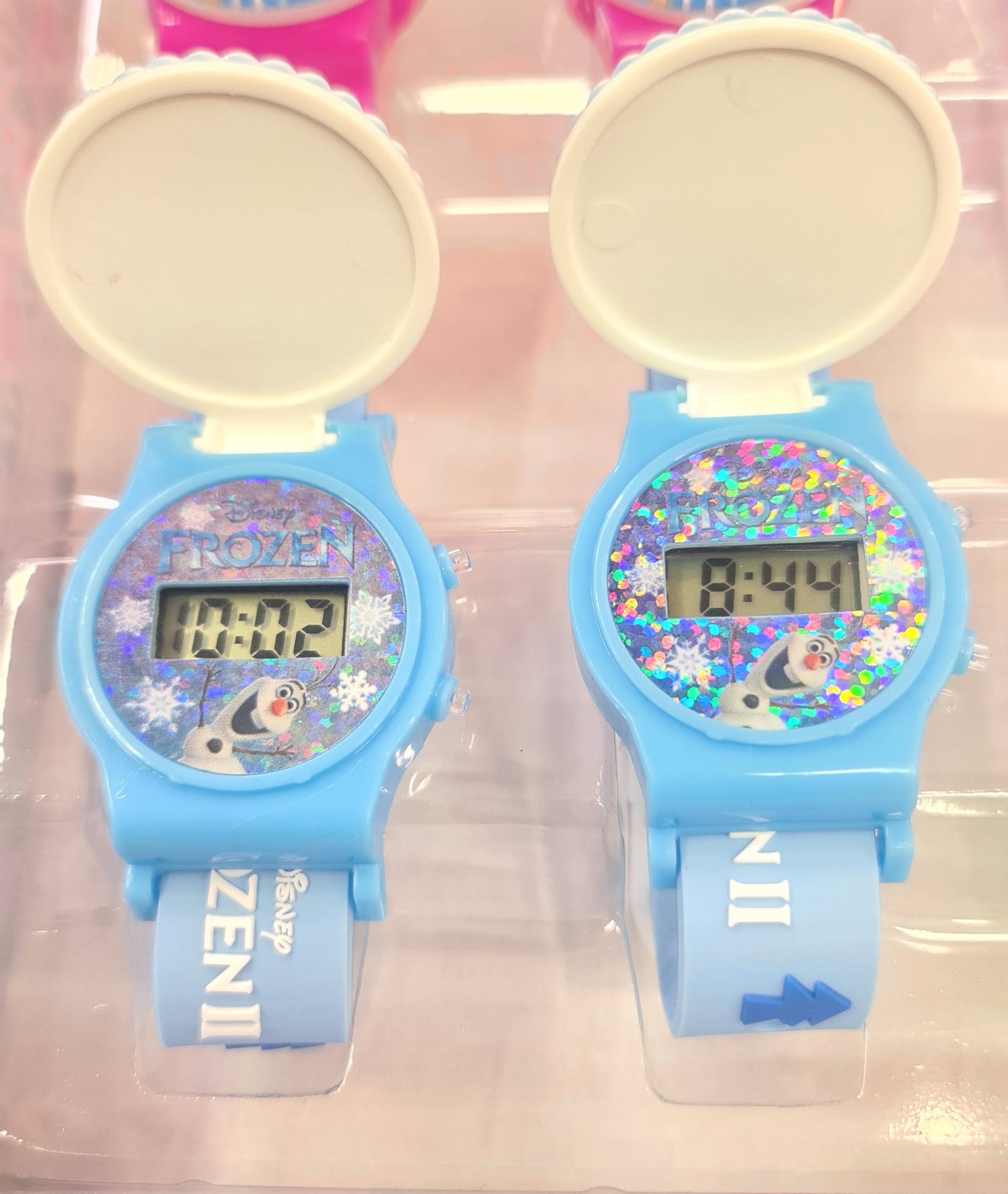 WS310.54Disney children watch frozen